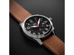 edycja-limitowana-prim-pilot-dual-time-a-stalowy-koperta-biala-czarna-tarcza