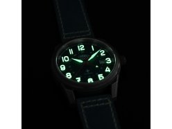 limitovana-edicia-prim-pilot-dual-time-b-ocelove-puzdro-biely-tmavomodry-cifernik